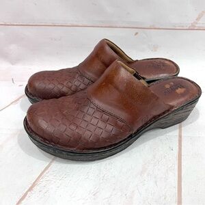 Born Woven Leather Boho Platform Clogs Slides Mules Wood Grain Wedge Heel